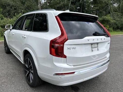 Used 2023 Volvo XC90 B6 Plus w/ Protection Package Premier AWD/4WD image 4
