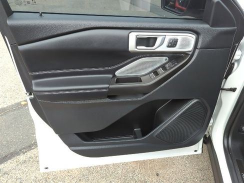 Used 2020 Ford Explorer ST w/ Premium Technology Package image 17