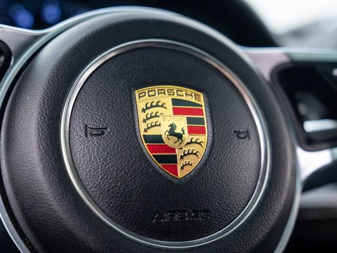 Certified 2017 Porsche Cayenne Platinum Edition image 26