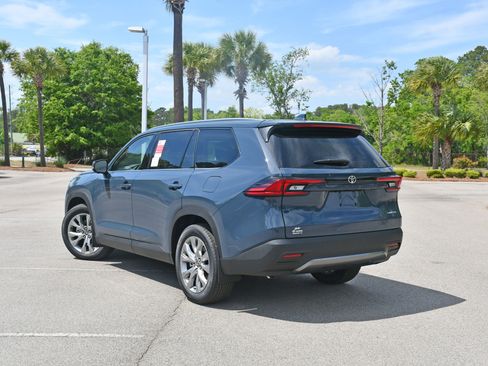New 2026 Toyota Grand Highlander FWD image 2