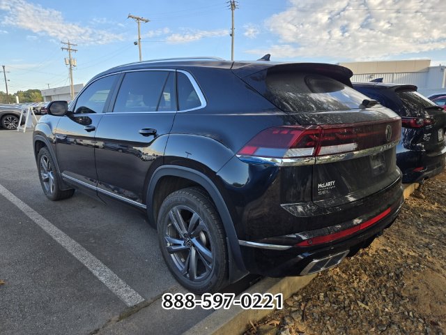 Used 2024 Volkswagen Atlas Cross Sport SEL R-Line AWD/4WD image 3