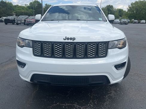 Used 2018 Jeep Grand Cherokee Altitude RWD image 7