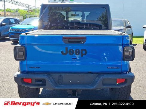 Used 2021 Jeep Gladiator Sport AWD/4WD image 6