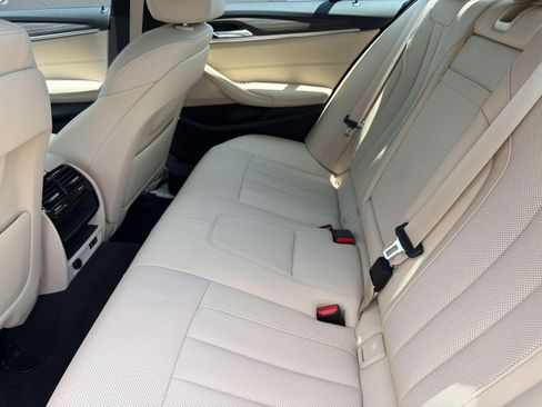 Used 2023 BMW 530i w/ Convenience Package RWD image 23