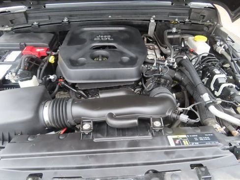 Used 2020 Jeep Wrangler Sport AWD/4WD image 12
