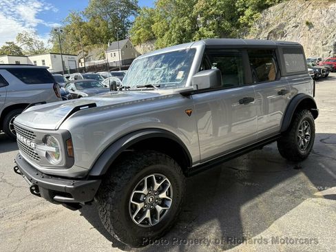 Used 2024 Ford Bronco Badlands AWD/4WD image 7