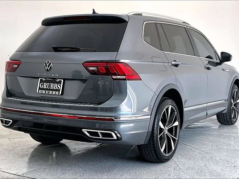 Used 2022 Volkswagen Tiguan SEL R-Line AWD/4WD image 2