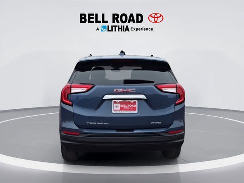 Used 2024 GMC Terrain SLE AWD/4WD image 7