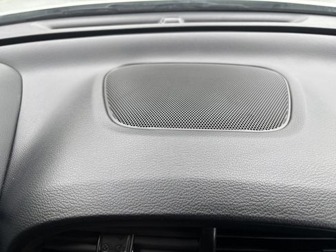 Used 2025 Kia Soul LX w/ LX Technology Package FWD image 17