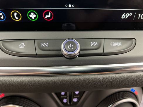 Used 2025 Chevrolet Blazer LT FWD image 58