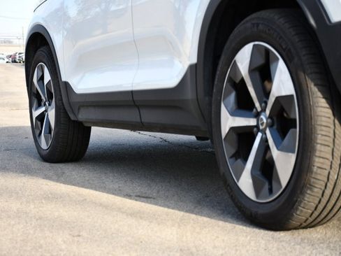 Certified 2025 Volvo XC40 B5 Plus image 9