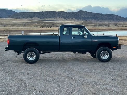 Used 1992 Dodge D/W Truck 250 image 23