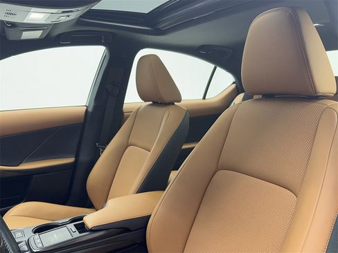 Used 2025 Lexus IS 300 300 CAM,SUNROOF,CLMT STS,BLIND w/ Premium Package image 34