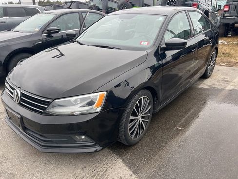 Used 2016 Volkswagen Jetta Sport image 1