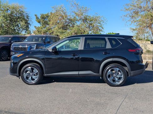 Certified 2025 Nissan Rogue SV FWD image 3