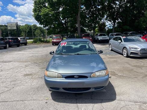 Used 1999 Ford Escort SE FWD image 2