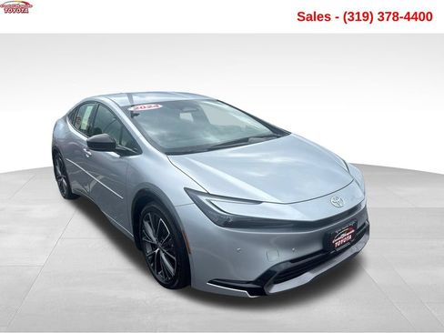 Certified 2024 Toyota Prius XLE FWD image 8