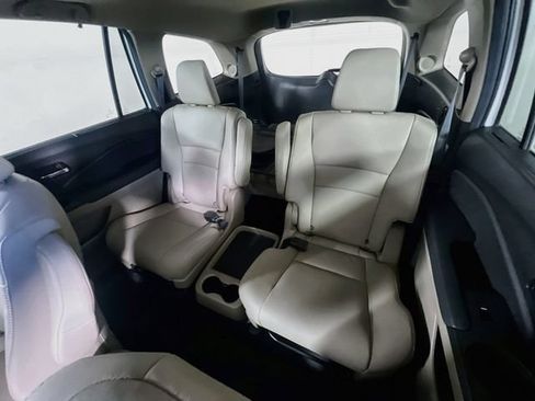 Used 2022 Honda Pilot Touring image 27