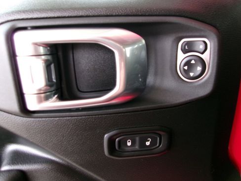 New 2025 Jeep Gladiator Sport AWD/4WD image 12