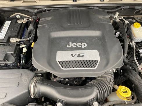 Used 2017 Jeep Wrangler Unlimited Rubicon AWD/4WD image 20
