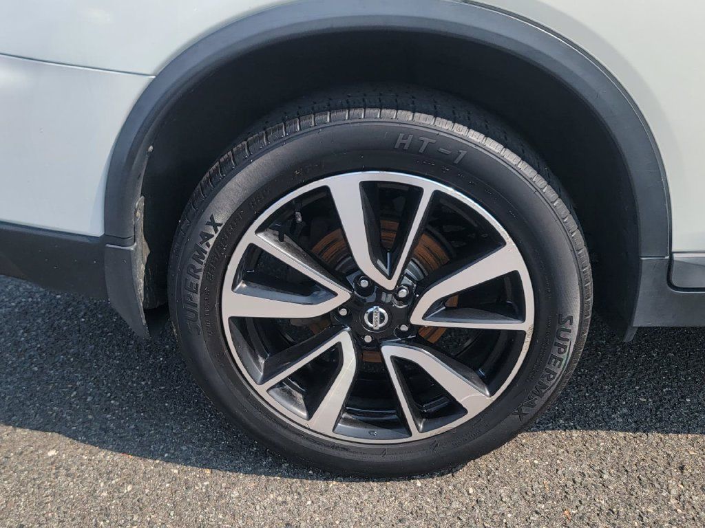 Used 2019 Nissan Rogue SL w/ Premium Package AWD/4WD image 8