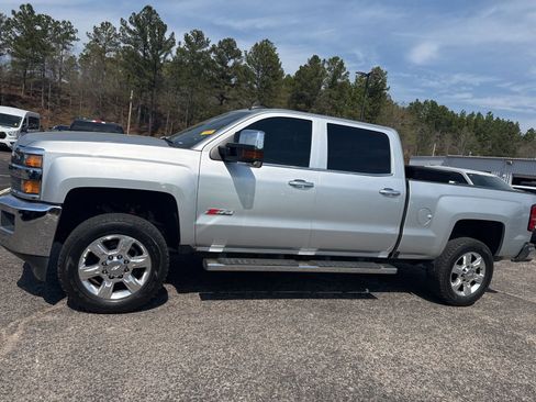 Used 2019 Chevrolet Silverado 2500 LTZ w/ Silverado HD Tribute Edition image 4
