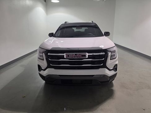 Used 2026 GMC Terrain Elevation w/ Elevation Premium Package FWD image 2