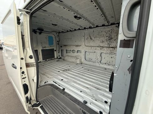 Used 2021 Nissan NV 2500 S image 17