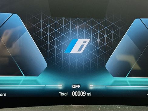 New 2026 BMW X5 xDrive50e w/ M Sport Package image 12