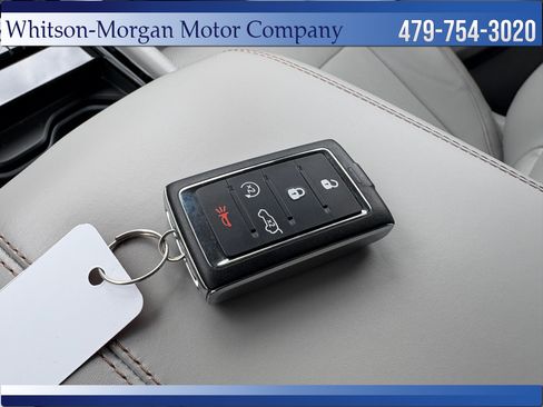 Used 2023 Jeep Grand Cherokee Overland w/ Luxury Tech Group IV AWD/4WD image 21