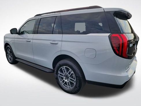 New 2025 Ford Expedition Active image 3