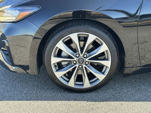 Certified 2023 Nissan Maxima Platinum w/ Sport Mat Group FWD image 11