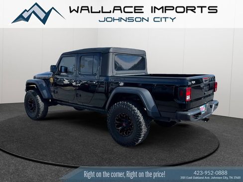 Used 2021 Jeep Gladiator Sport image 3