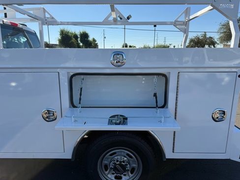 New 2026 Ford F250 XL w/ XL Chrome Package image 13