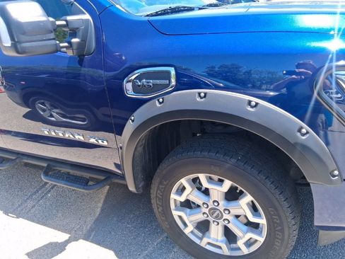 Used 2024 Nissan Titan SV w/ SV Convenience Package AWD/4WD image 3