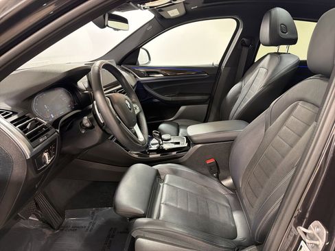 Used 2023 BMW X4 xDrive30i w/ Premium Package image 11