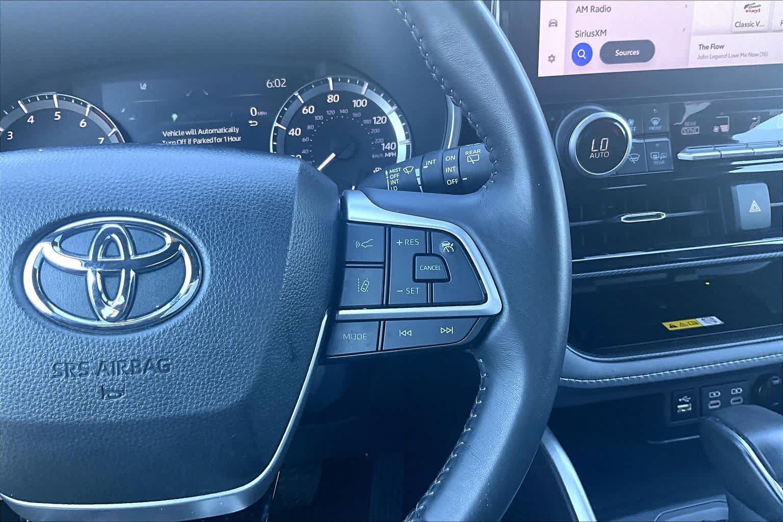 Used 2024 Toyota Highlander XSE FWD image 25