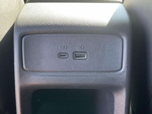 Used 2025 Chevrolet Trax LT w/ LT Convenience Package FWD image 11