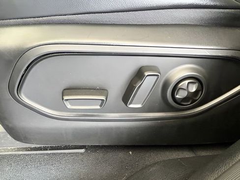 Used 2024 Jeep Grand Cherokee Limited image 22