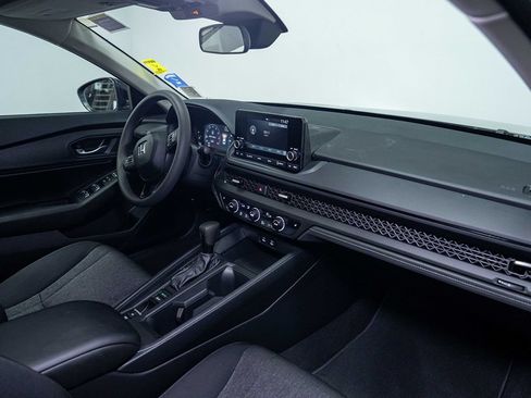Used 2025 Honda Accord SE image 18