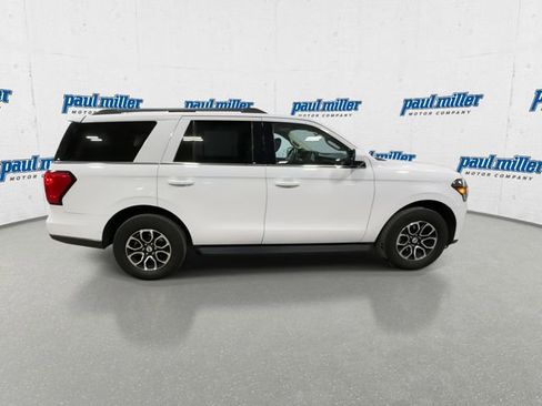 Used 2024 Ford Expedition XLT image 12