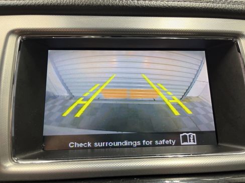 Used 2015 Jaguar XF Sport image 12