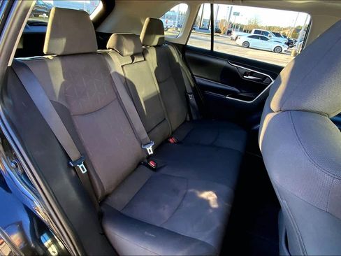 Used 2019 Toyota RAV4 XLE image 19