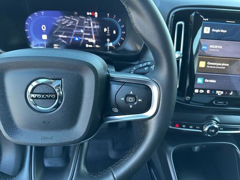 Used 2024 Volvo XC40 B5 Ultimate w/ Protection Package Premier image 22