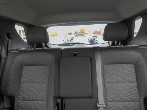 Used 2021 Chevrolet Equinox LT w/ Driver Convenience Package image 16