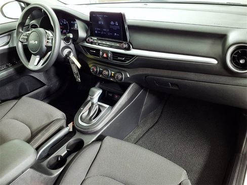Used 2022 Kia Forte LXS w/ LXS Technology Package image 14