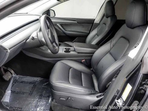 Used 2024 Tesla Model Y Long Range AWD/4WD image 11
