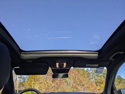 Used 2024 Mercedes-Benz GLE 350 4MATIC image 24