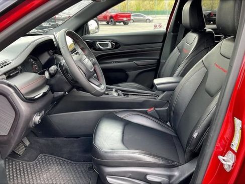 Used 2025 Jeep Compass Trailhawk AWD/4WD image 27
