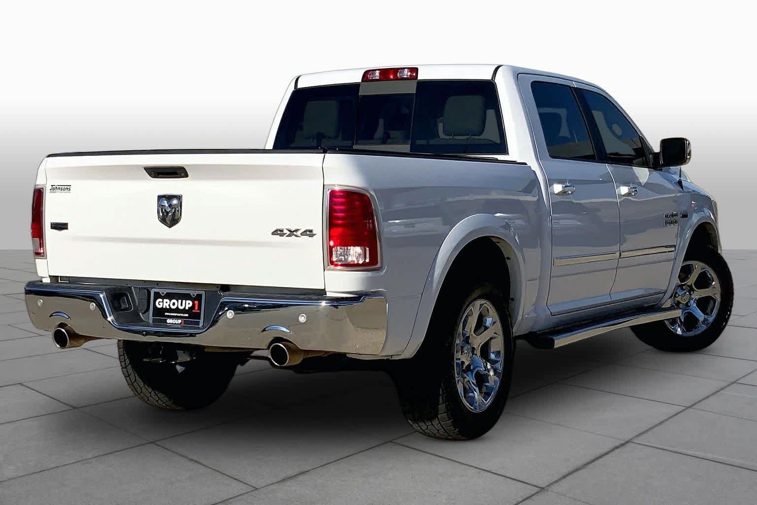 Used 2017 RAM 1500 Laramie w/ Convenience Group AWD/4WD image 13